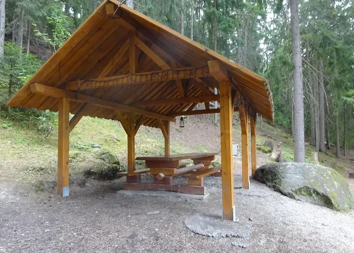 The White Fox's Family - アパート